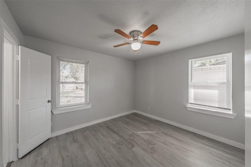5569 Burton Avenue, Fort Worth TX 76119 - Photo 21