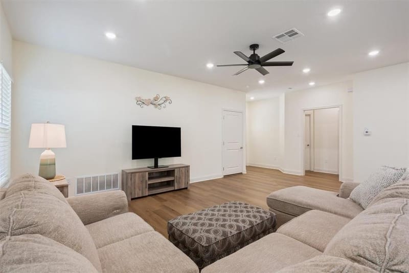 308 N Main Street, McGregor TX 76657 - Photo 6