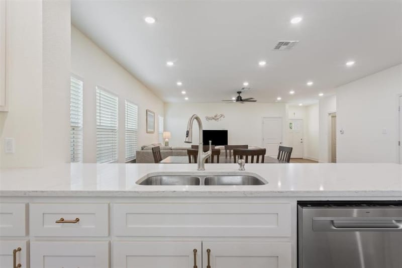 308 N Main Street, McGregor TX 76657 - Photo 12