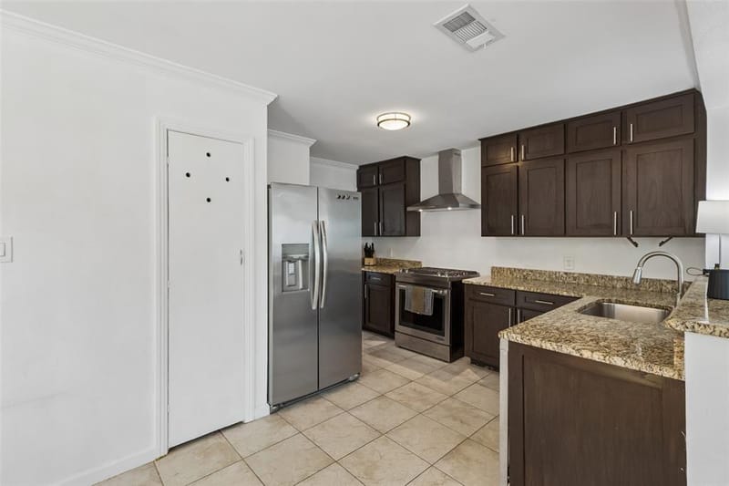 714 NW 6th Street, Grand Prairie TX 75050 - Photo 8