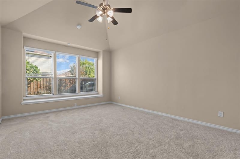 1305 Realoaks Drive, Fort Worth TX 76131 - Photo 9