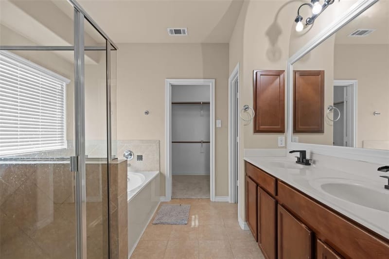 1305 Realoaks Drive, Fort Worth TX 76131 - Photo 10