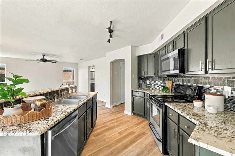 322 Ashley Oak Lane, Lake Dallas TX 75065 - Photo 10