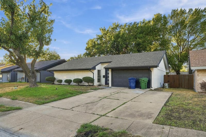 433 Rollingridge Lane, Garland TX 75043 - Photo 3