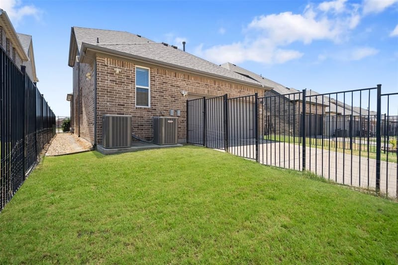 8091 Sunflower Lane, Dallas TX 75252 - Photo 24