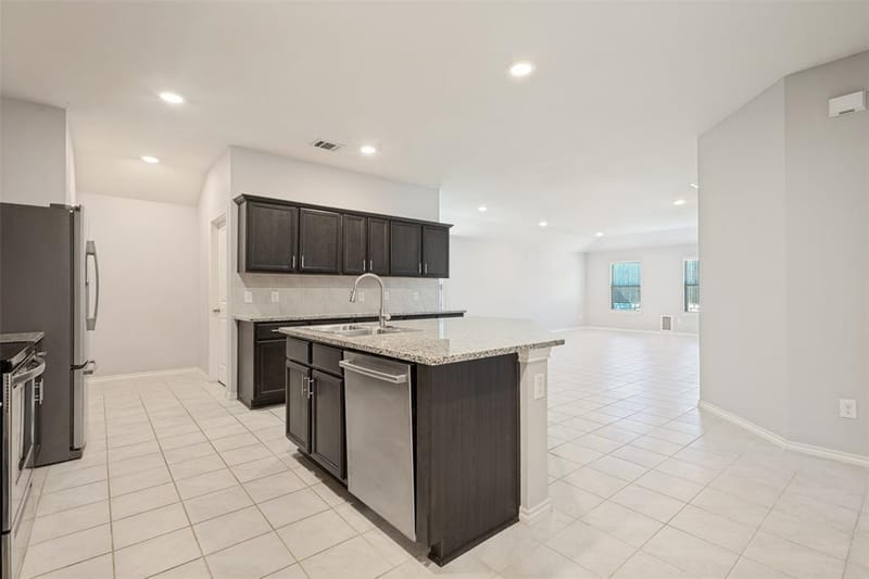 1113 Meadow Side Drive, Princeton TX 75407 - Photo 5