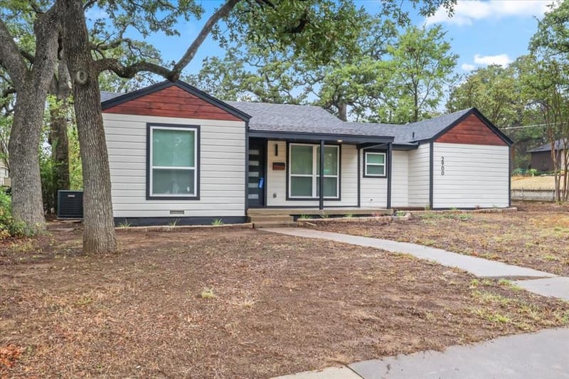 2900 Hunter Street, Fort Worth TX 76112 - Photo 2