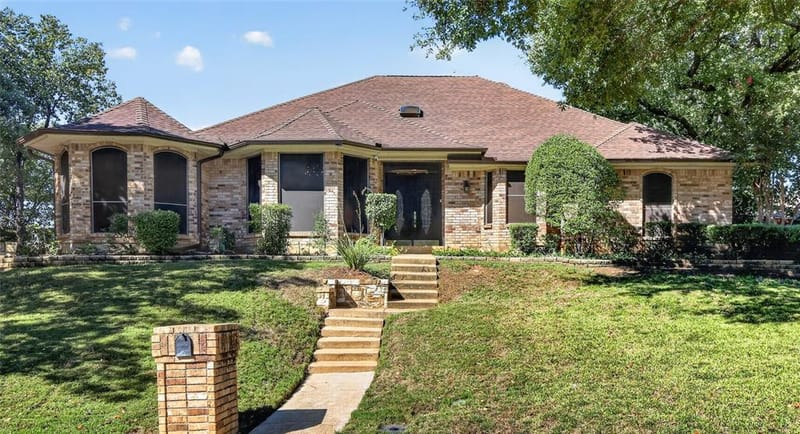 3910 Cross Bend Court, Arlington TX 76016 - Photo 2