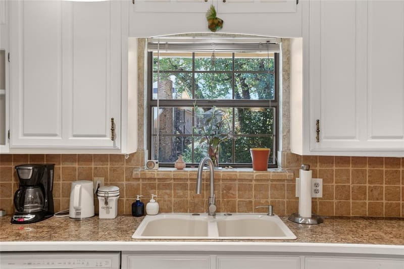 3910 Cross Bend Court, Arlington TX 76016 - Photo 10