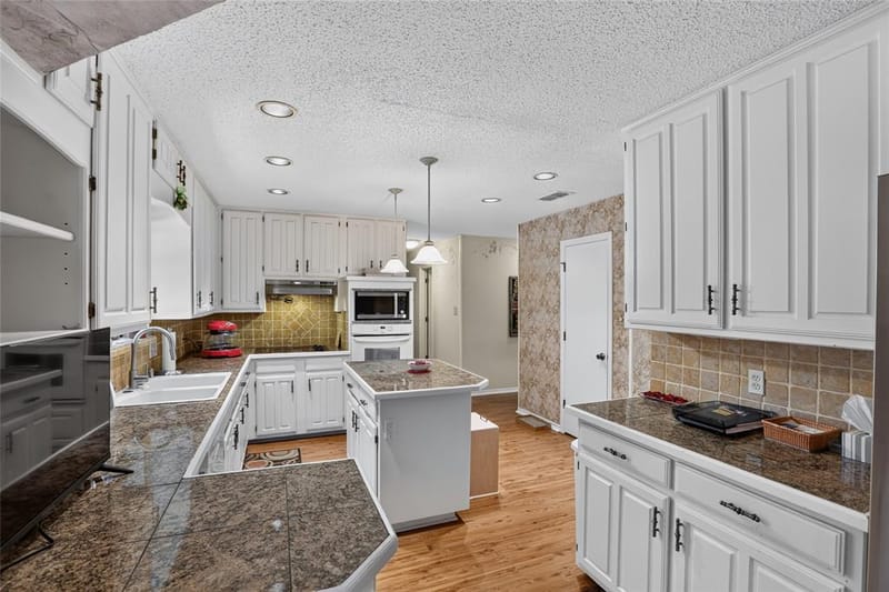 3910 Cross Bend Court, Arlington TX 76016 - Photo 8