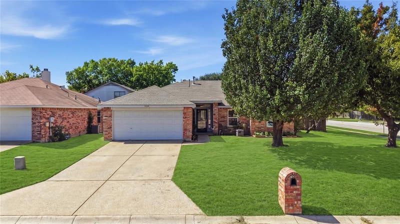 1125 Bayfield Drive, Denton TX 76209