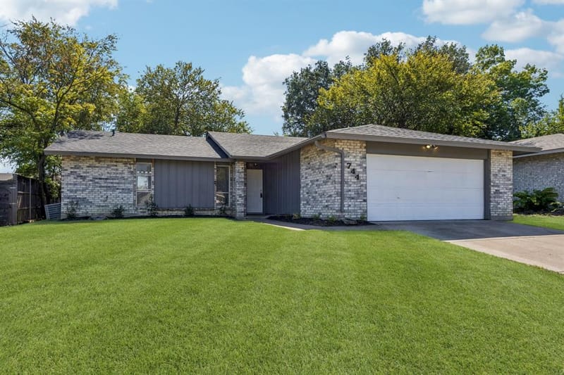 744 Salsbury Circle, Arlington TX 76014 - Photo 24