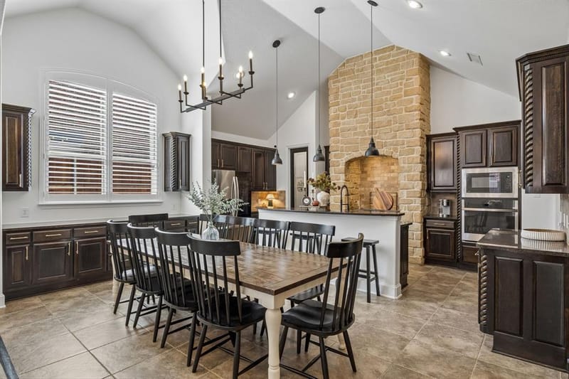 2403 Laguna Lane, Arlington TX 76012 - Photo 12