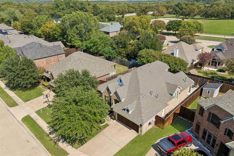 2403 Laguna Lane, Arlington TX 76012 - Photo 32