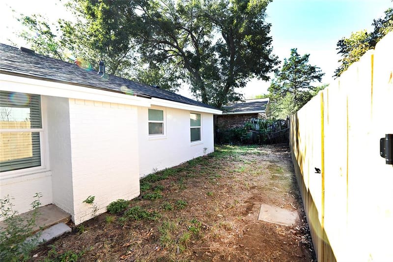 506 Lindsey Street, Bowie TX 76230 - Photo 33