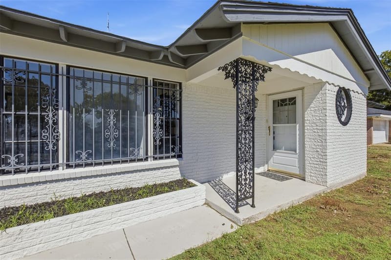 2313 Clearview Drive, Fort Worth TX 76119