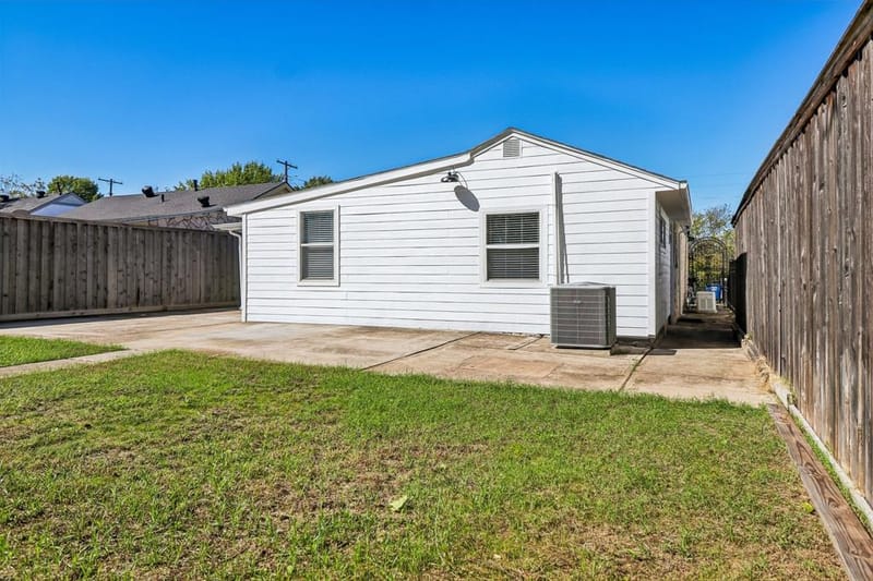 614 Marshalldell Avenue, Dallas TX 75211 - Photo 39