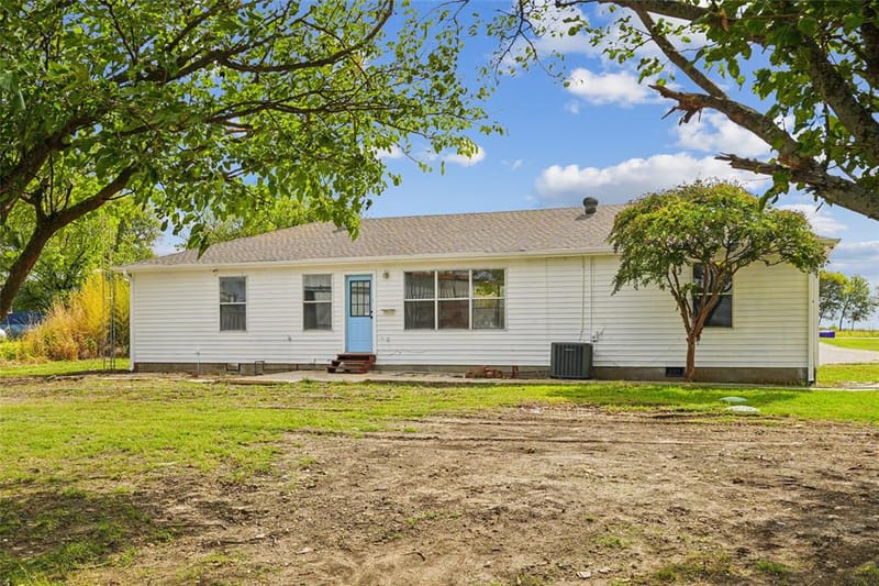 13384 Pruett Road, Krum TX 76249 - Photo 36