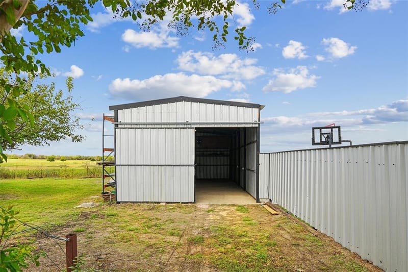 13384 Pruett Road, Krum TX 76249 - Photo 25