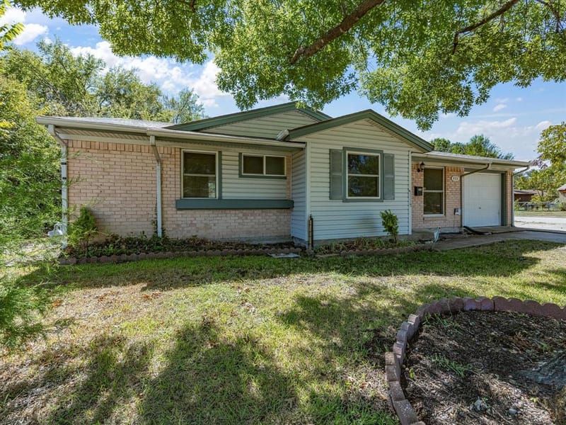 433 W Dorris Drive, Grand Prairie TX 75051 - Photo 2