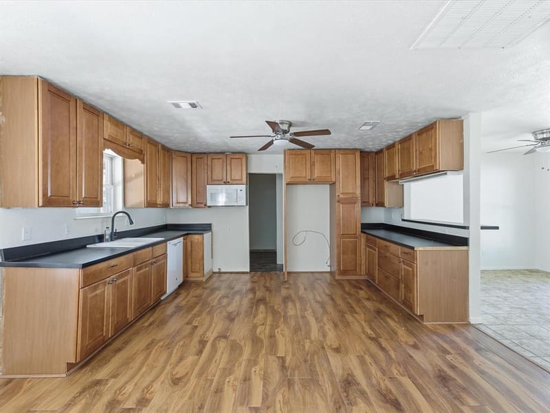 433 W Dorris Drive, Grand Prairie TX 75051 - Photo 12