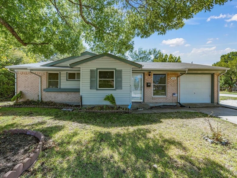 433 W Dorris Drive, Grand Prairie TX 75051