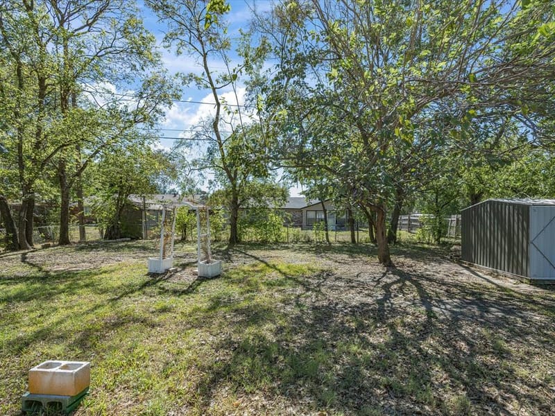 433 W Dorris Drive, Grand Prairie TX 75051 - Photo 34