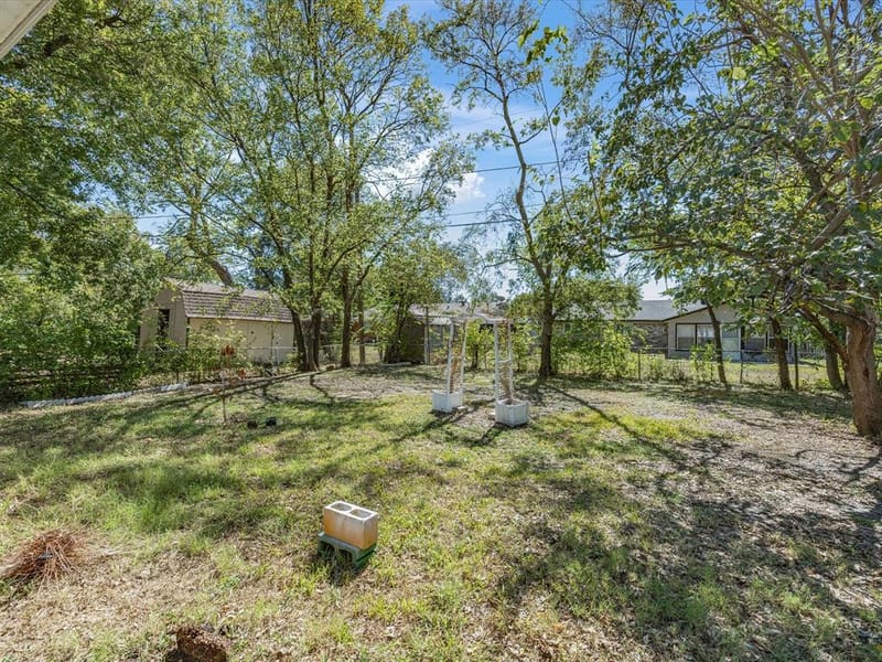 433 W Dorris Drive, Grand Prairie TX 75051 - Photo 33