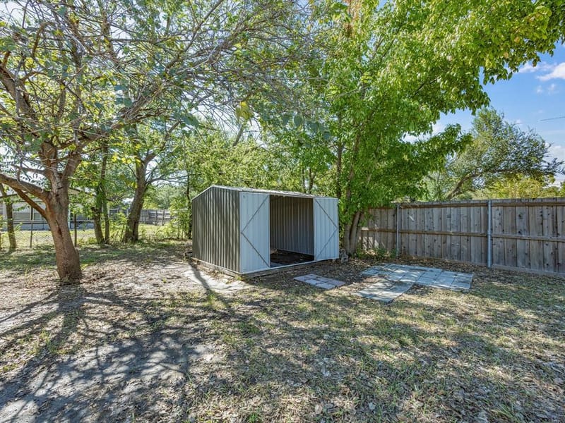 433 W Dorris Drive, Grand Prairie TX 75051 - Photo 25
