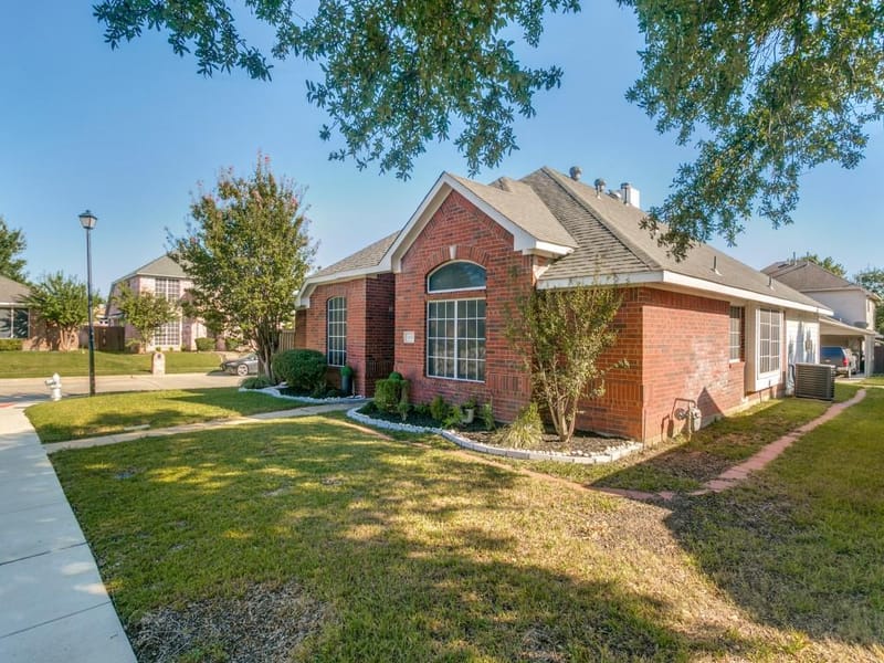 1600 Yellowstone Avenue, Lewisville TX 75077 - Photo 2