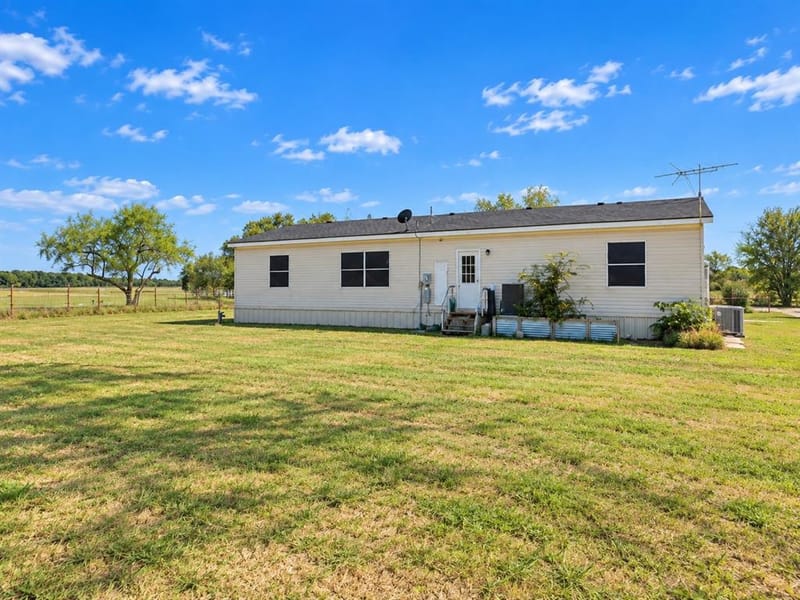 331 Hcr 2207, Aquilla TX 76622 - Photo 6