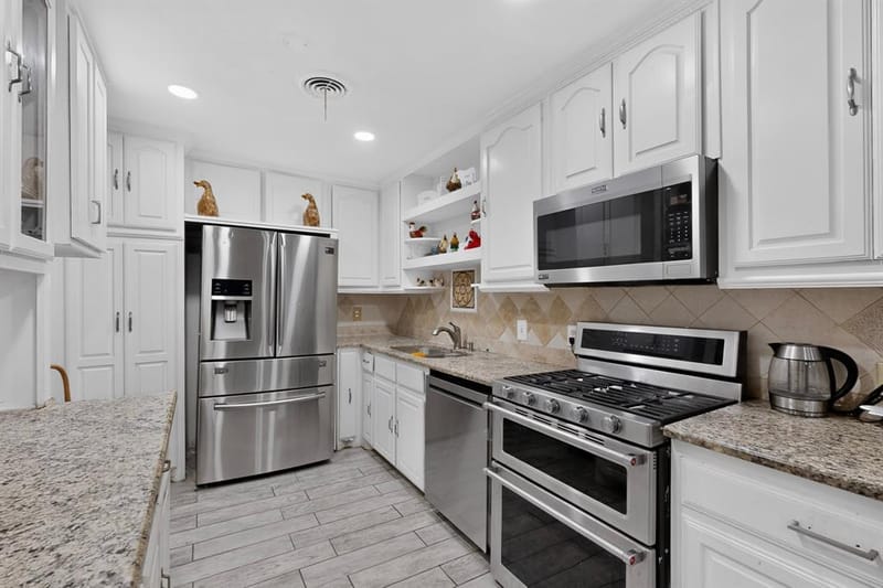 2520 Hillsboro Avenue, Dallas TX 75228 - Photo 17