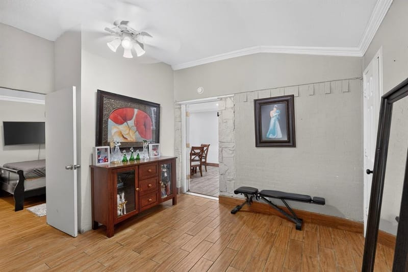 2520 Hillsboro Avenue, Dallas TX 75228 - Photo 7