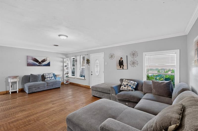 2520 Hillsboro Avenue, Dallas TX 75228 - Photo 9