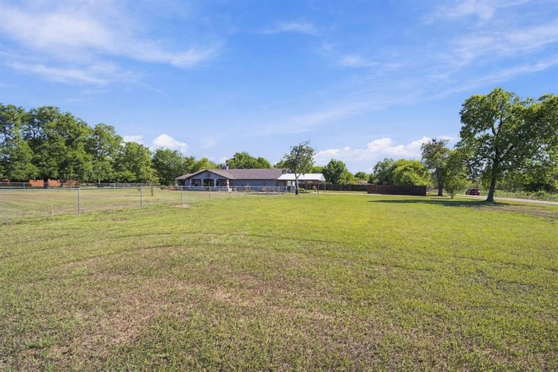 1309 W Madison Street, Ennis TX 75119 - Photo 36