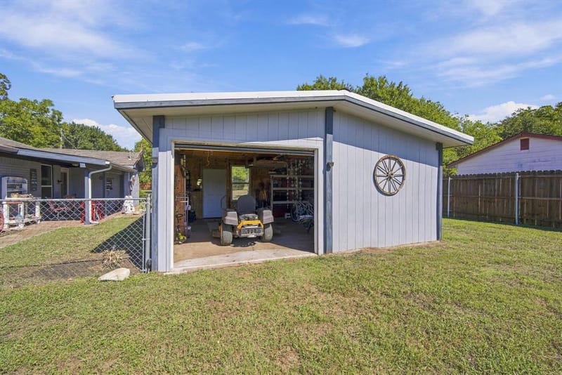 1309 W Madison Street, Ennis TX 75119 - Photo 28