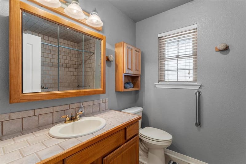 424 Lagoon Drive, Gun Barrel City TX 75156 - Photo 2