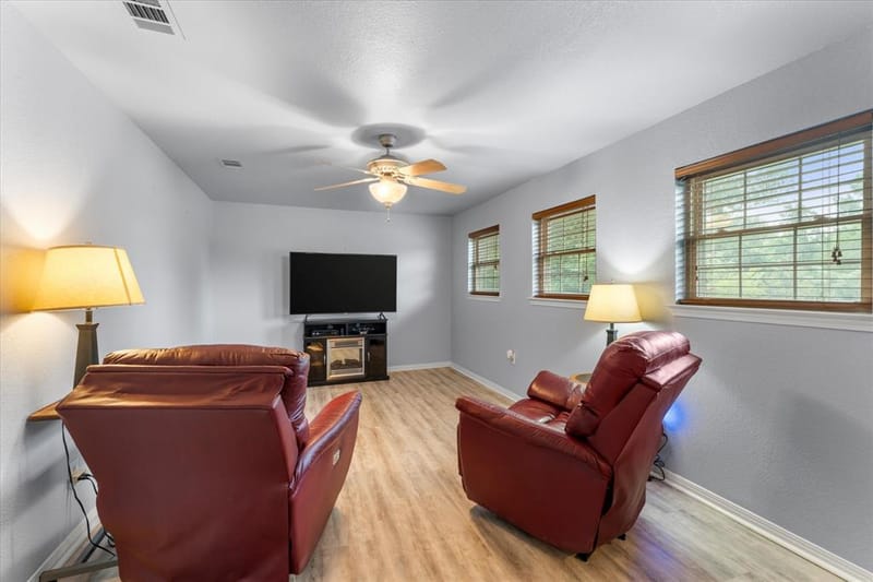 424 Lagoon Drive, Gun Barrel City TX 75156 - Photo 3