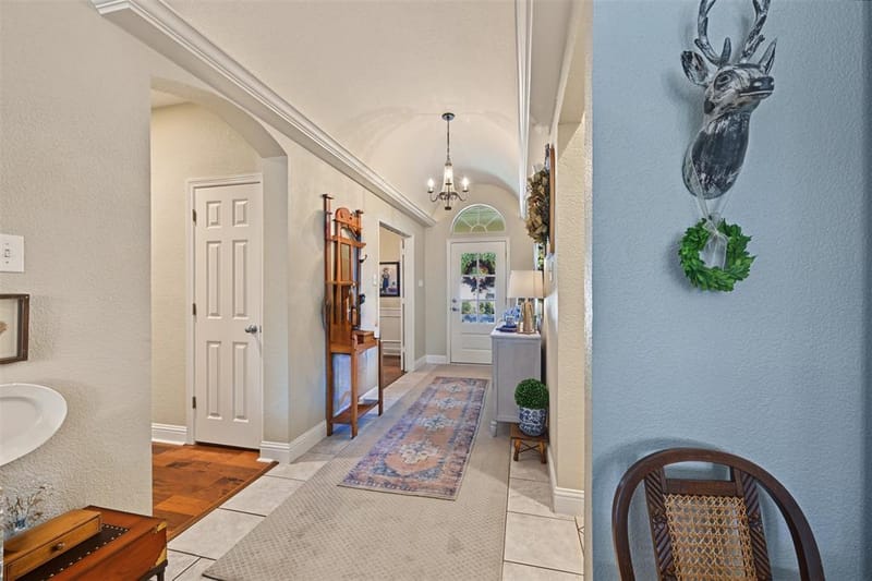 8955 Leslie Court, Benbrook TX 76126 - Photo 6