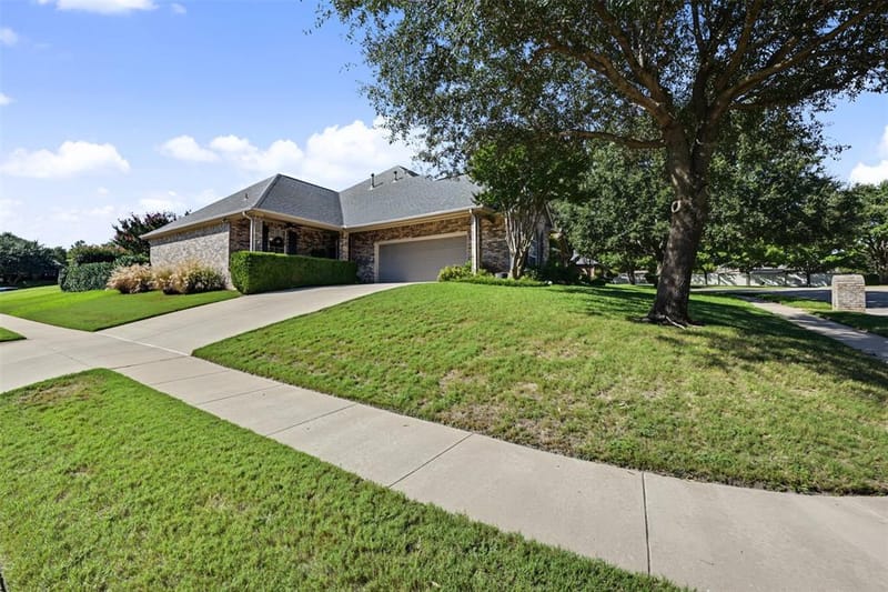 8955 Leslie Court, Benbrook TX 76126 - Photo 4