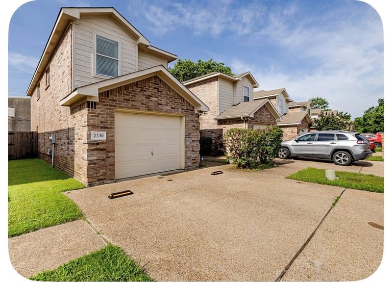 2330 Kingsway Drive, Arlington TX 76012 - Photo 3