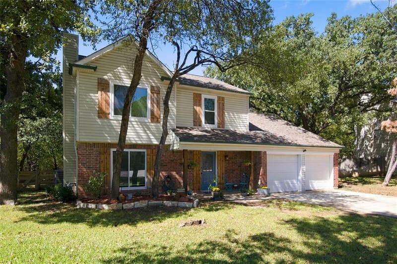 3902 Brookgate Court, Arlington TX 76016 - Photo 3