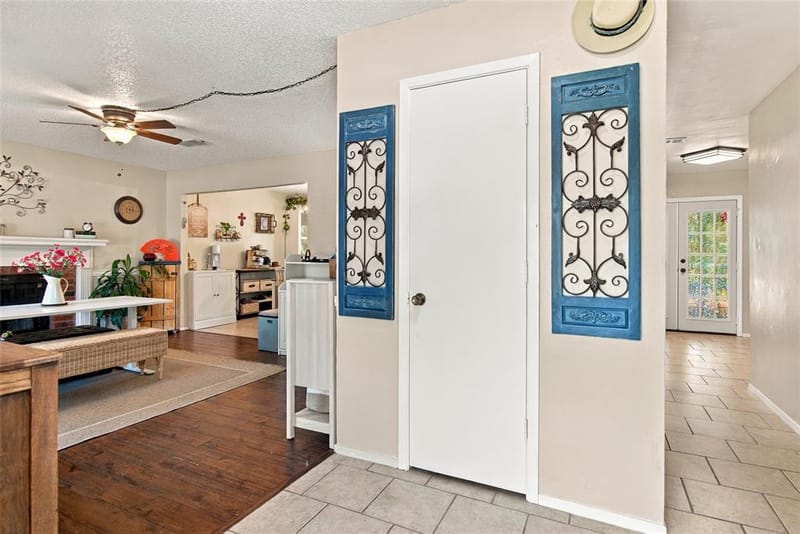 3902 Brookgate Court, Arlington TX 76016 - Photo 4