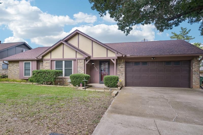4609 Lester Drive, Arlington TX 76016 - Photo 4