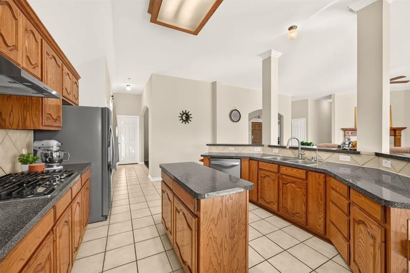 9150 Bastille Way, Frisco TX 75033 - Photo 3
