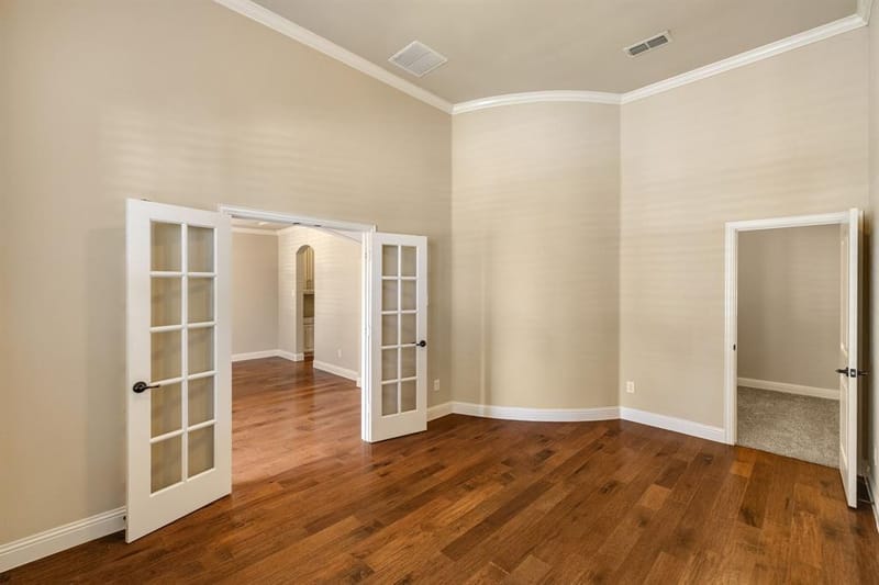 1049 Mesa Crest Drive, Fort Worth TX 76052 - Photo 9