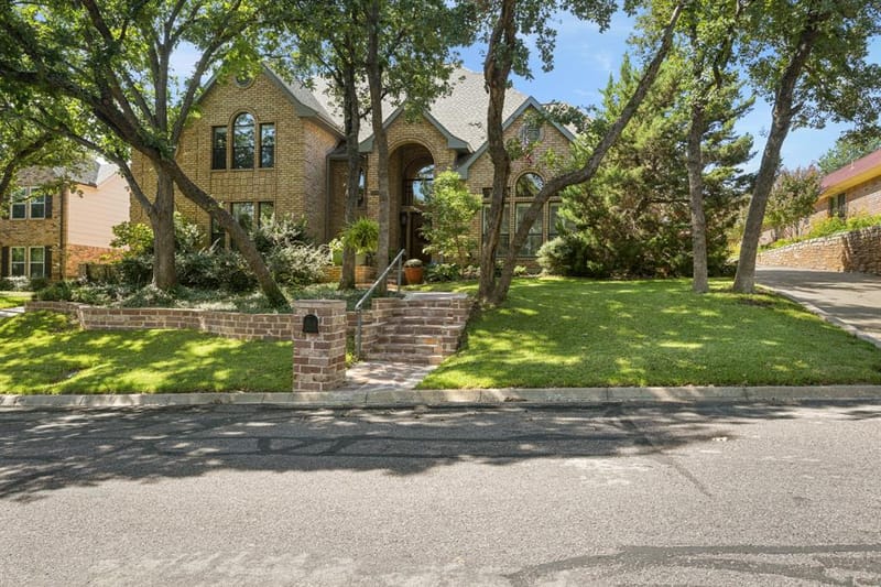 2104 Emerald Lake Drive, Arlington TX 76013