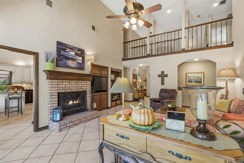 2104 Emerald Lake Drive, Arlington TX 76013 - Photo 10