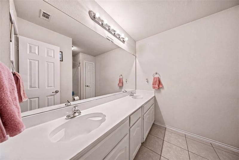 7043 Granville Court, Dallas TX 75249 - Photo 17