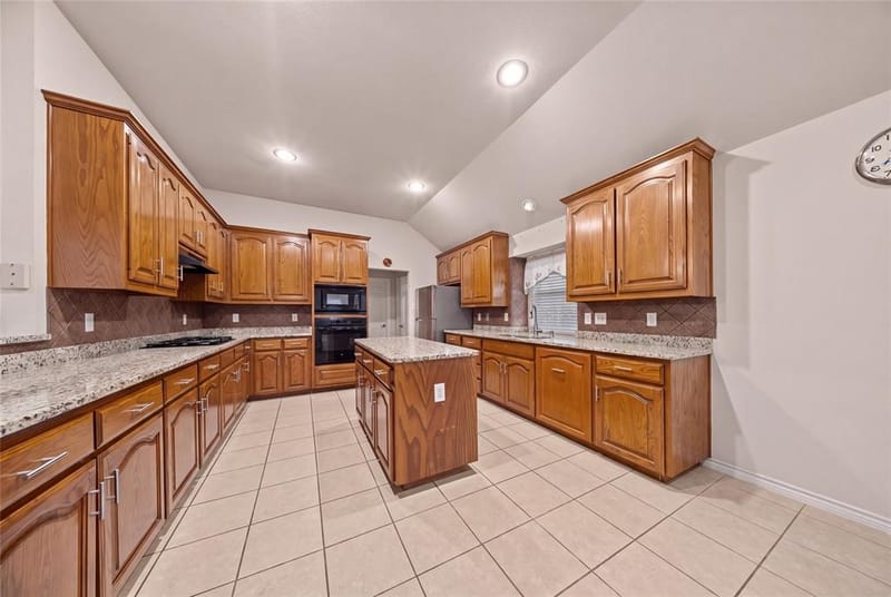 7043 Granville Court, Dallas TX 75249 - Photo 11